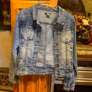 VENUS Light Washed Jean Jacket